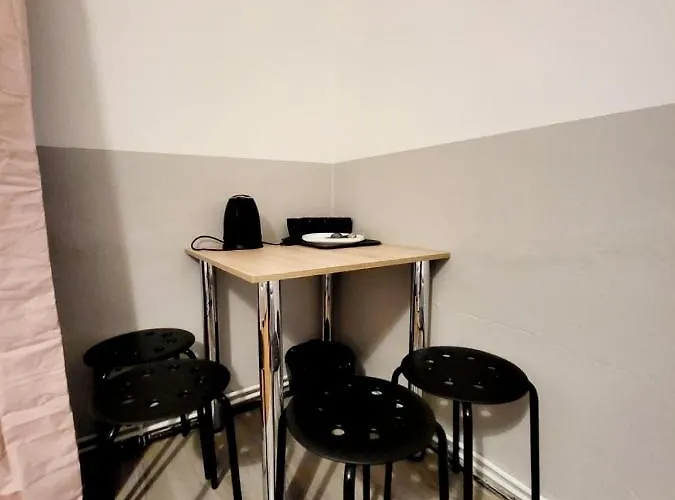 Tanie Spanie Wilda - Zameldowanie Bezobslugowe - *